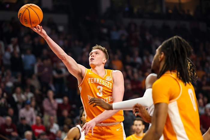 Tennessee Volunteers guard Dalton Knecht (3) drives against the South Carolina Gamecocks in the first half at Colonial Life Arena.